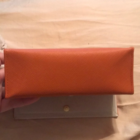Tory Burch Sunglass Case - Picture 4 of 5